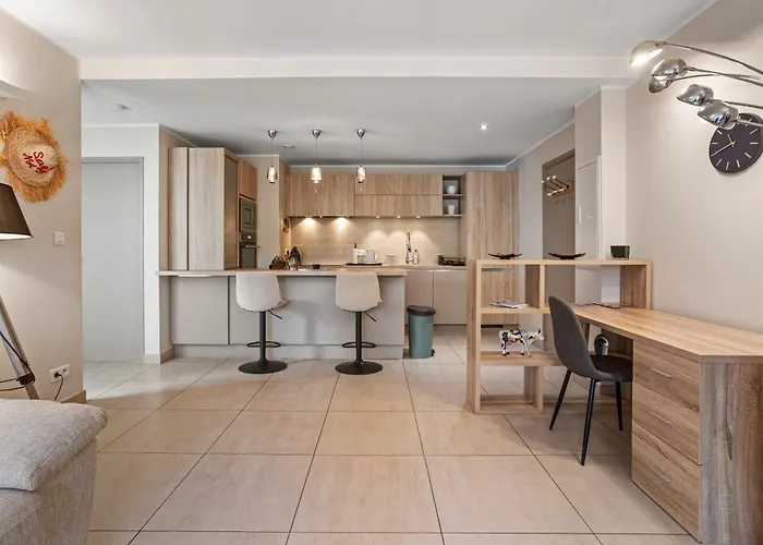 Moderne St Tropez Apartment *